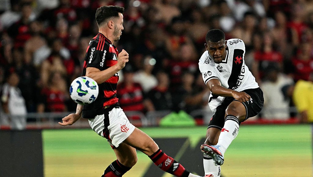 Vasco e Flamengo empatam em 1 a 1 no Maracanã pela 24ª rodada do Brasileirão - Imagem do artigo