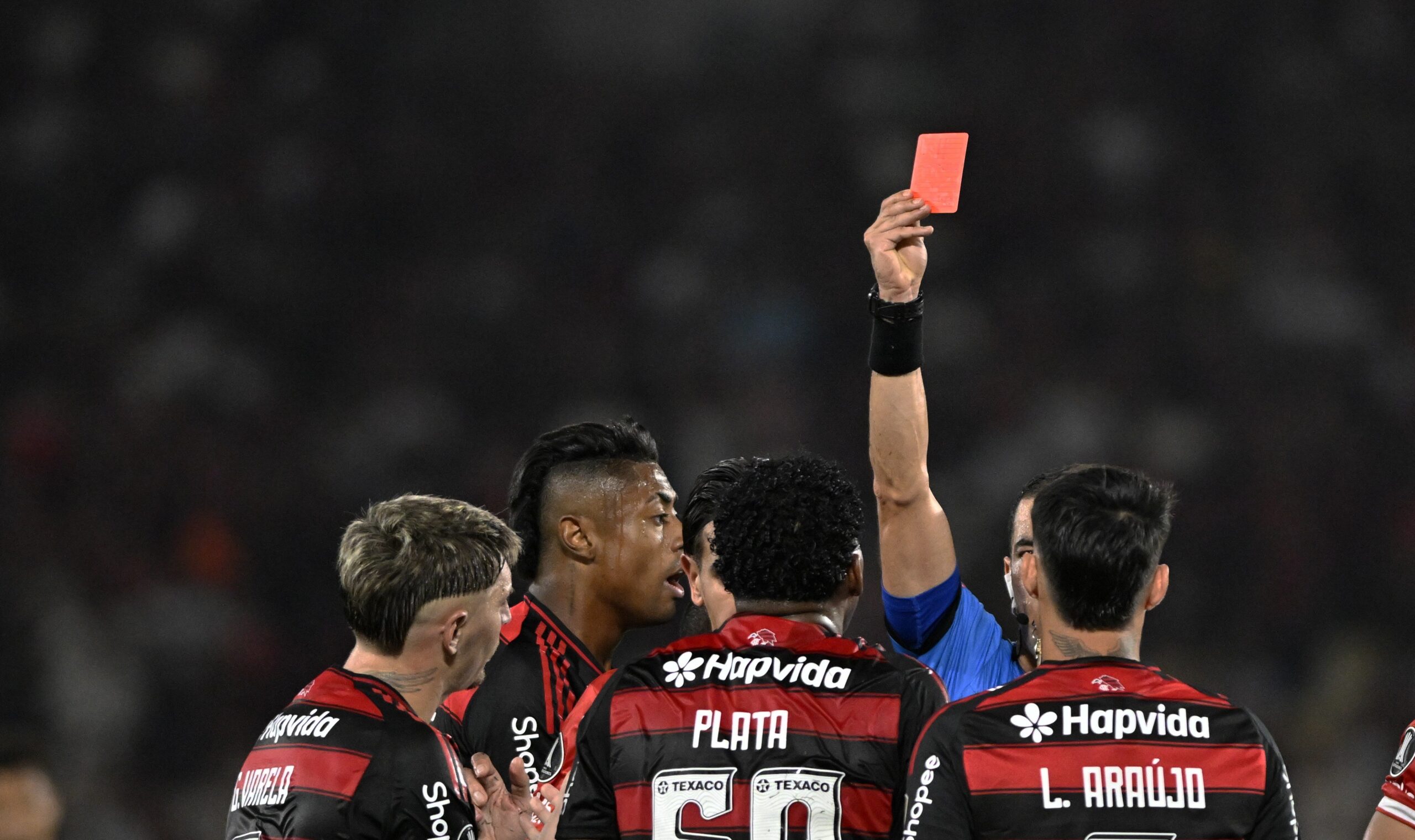 Conmebol revoga expulsão de Gonzalo Plata e libera atacante do Flamengo para jogo de volta - Imagem do artigo