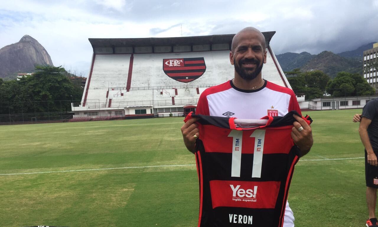 De referência rubro-negra a dirigente: a trajetória de Verón, presidente do Estudiantes, às vésperas de enfrentar o Flamengo - Imagem do artigo