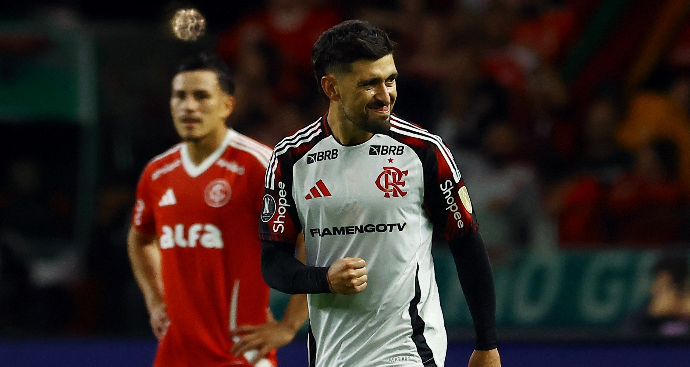 Arrascaeta beira recorde pessoal no Cartola e já soma mais de 200 pontos em 2025 - Imagem do artigo