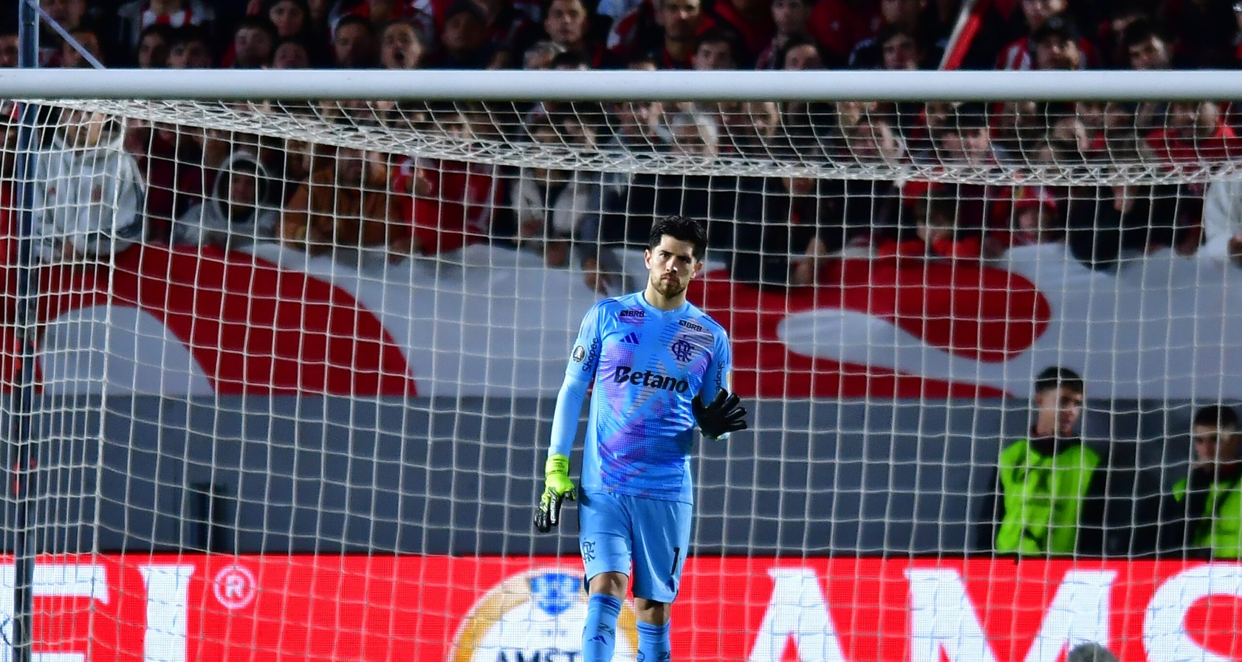 Rossi decide nos pênaltis e Flamengo supera Estudiantes para chegar à semifinal da Libertadores - Imagem do artigo