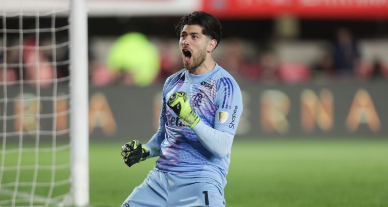 Após falha, Rossi pega dois pênaltis e coloca Flamengo na semifinal da Libertadores