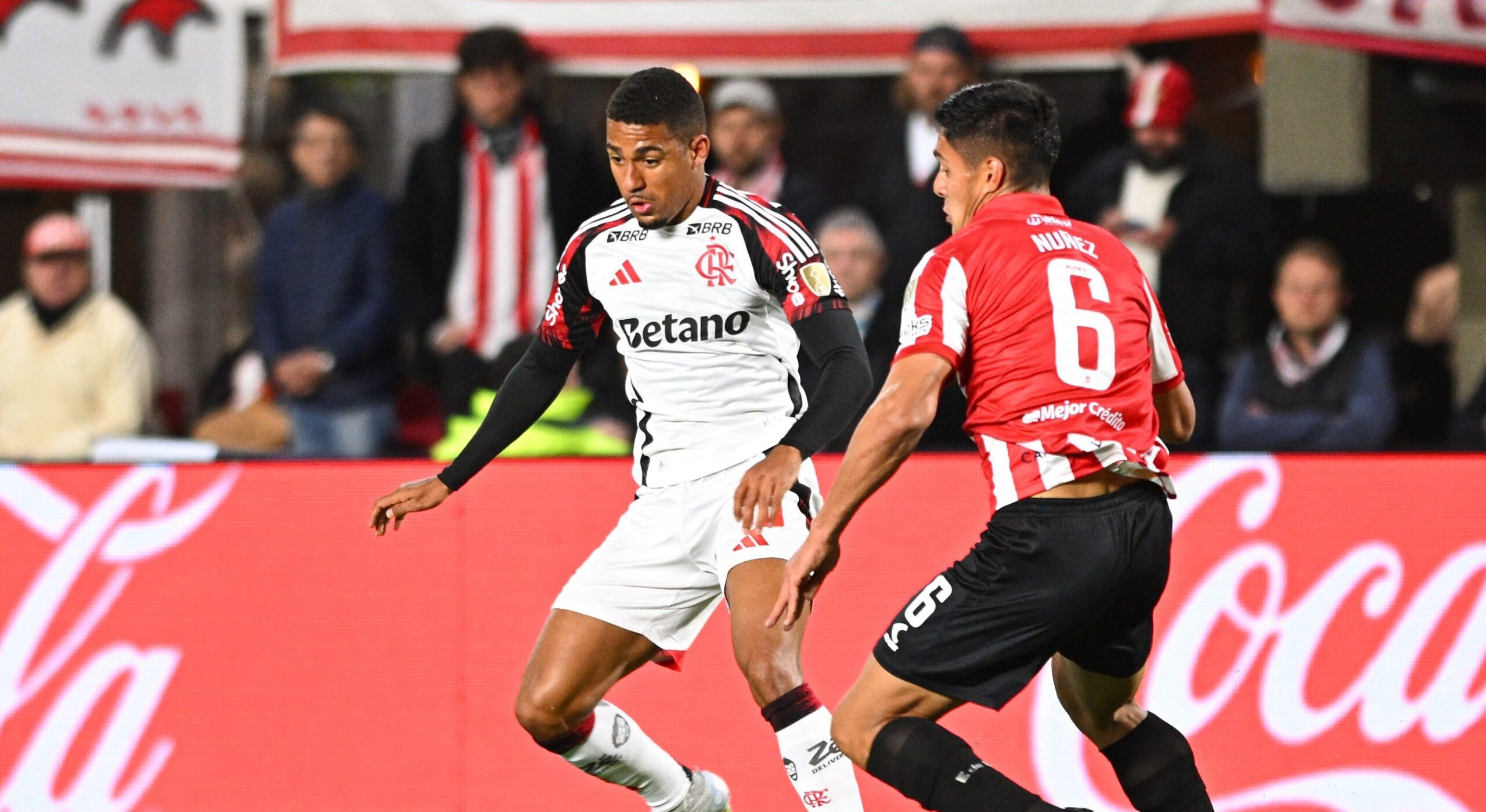 Momento de pressão faz Samuel Lino encarar Corinthians, clube pelo qual torce - Imagem do artigo