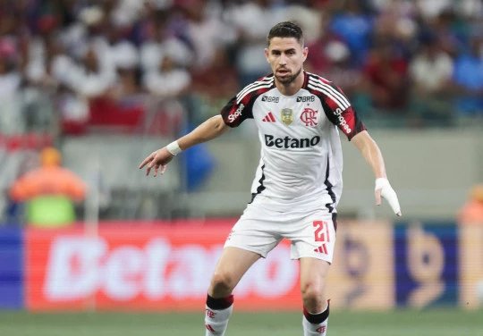 Com dois expulsos, Flamengo sofre derrota por 1 a 0 para o Bahia em Salvador - Imagem do artigo
