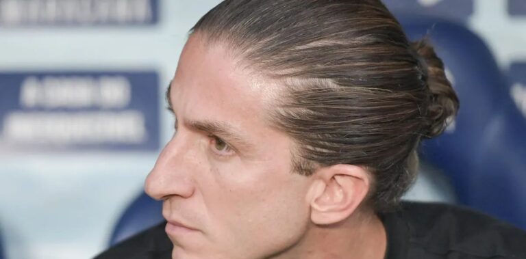 Filipe Luís critica arbitragem antes de confronto decisivo entre Flamengo e Palmeiras