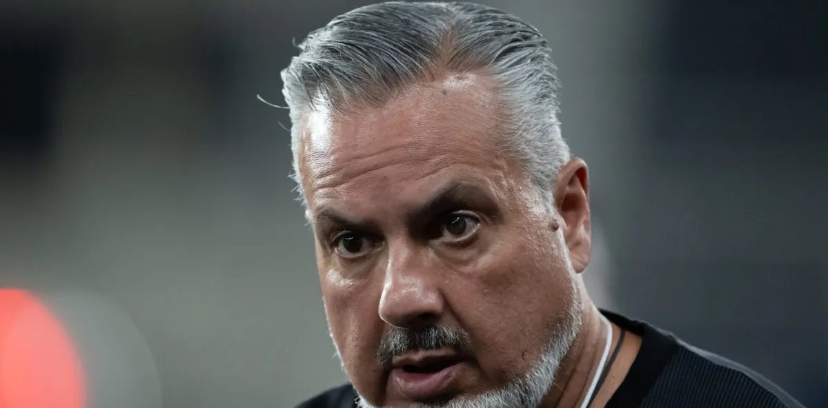Visita surpresa da ABCD gera discussão entre José Boto e fiscais de doping no treino do Flamengo - Imagem do artigo