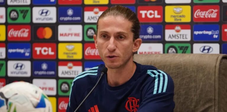 Filipe Luís elogia elenco do Palmeiras e chama Abel Ferreira de “melhor técnico do Brasil” antes de confronto no Maracanã