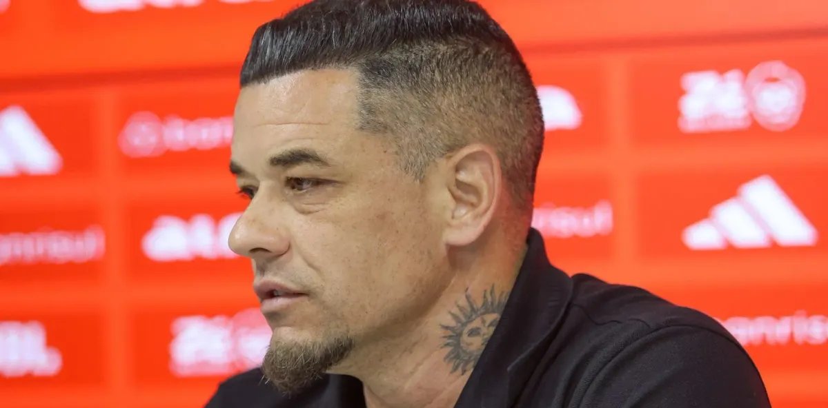 D’Alessandro se irrita após pergunta a Ramón Díaz na coletiva do Internacional - Imagem do artigo