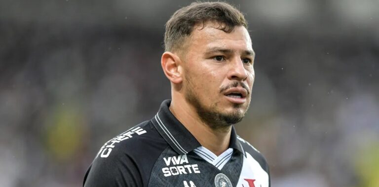 Vasco perde Hugo Moura e mais dois jogadores para o clássico contra o Fluminense