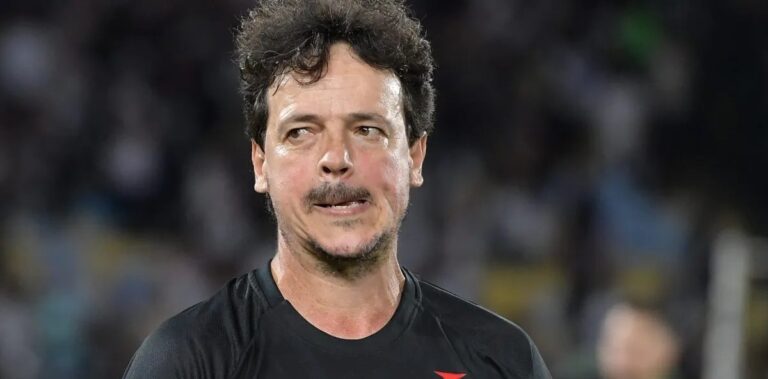 Fernando Diniz comenta derrota do Fluminense para o Vasco e elogia Freytes