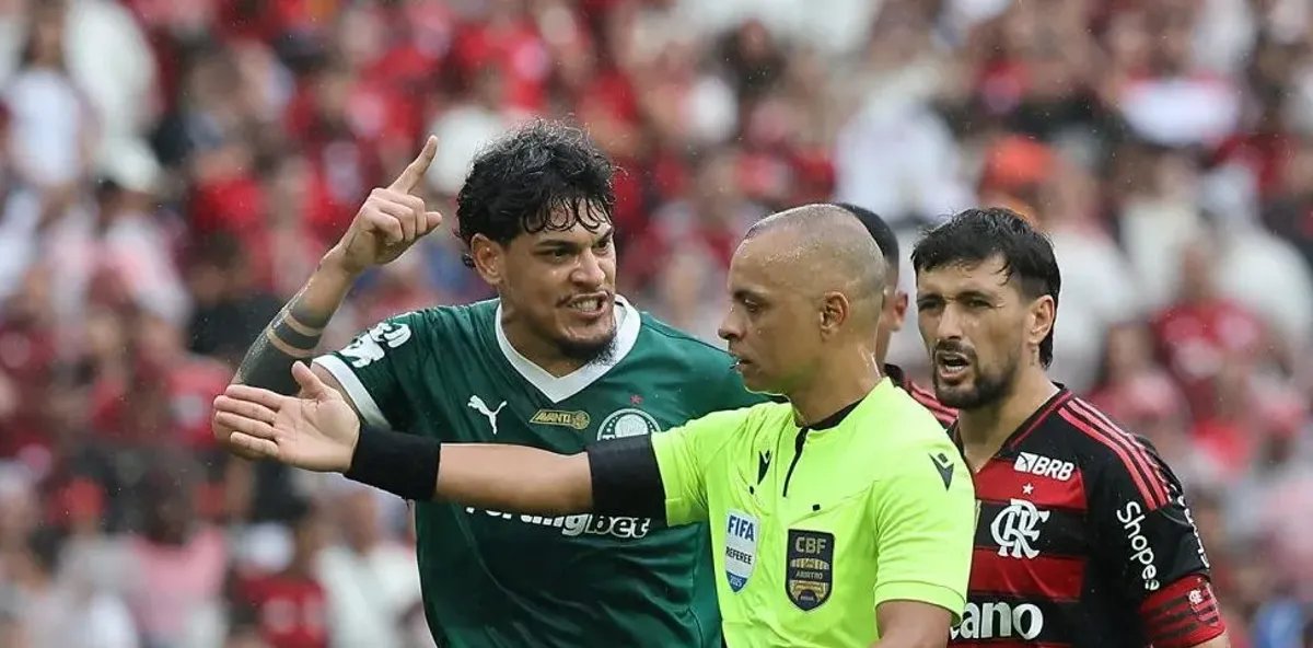 CBF aprova atuação de Wilton Pereira Sampaio em Flamengo 3 x 2 Palmeiras - Imagem do artigo