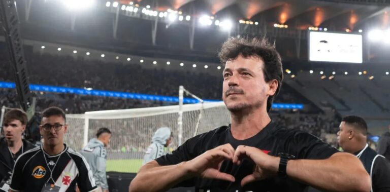 Vitória sobre o Fluminense eleva para 11,8% a chance de o Vasco entrar no G-6, aponta UFMG