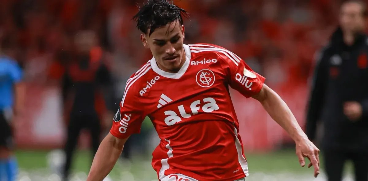 Torcida do Internacional critica Bernabei por pênalti em derrota para o Bahia - Imagem do artigo