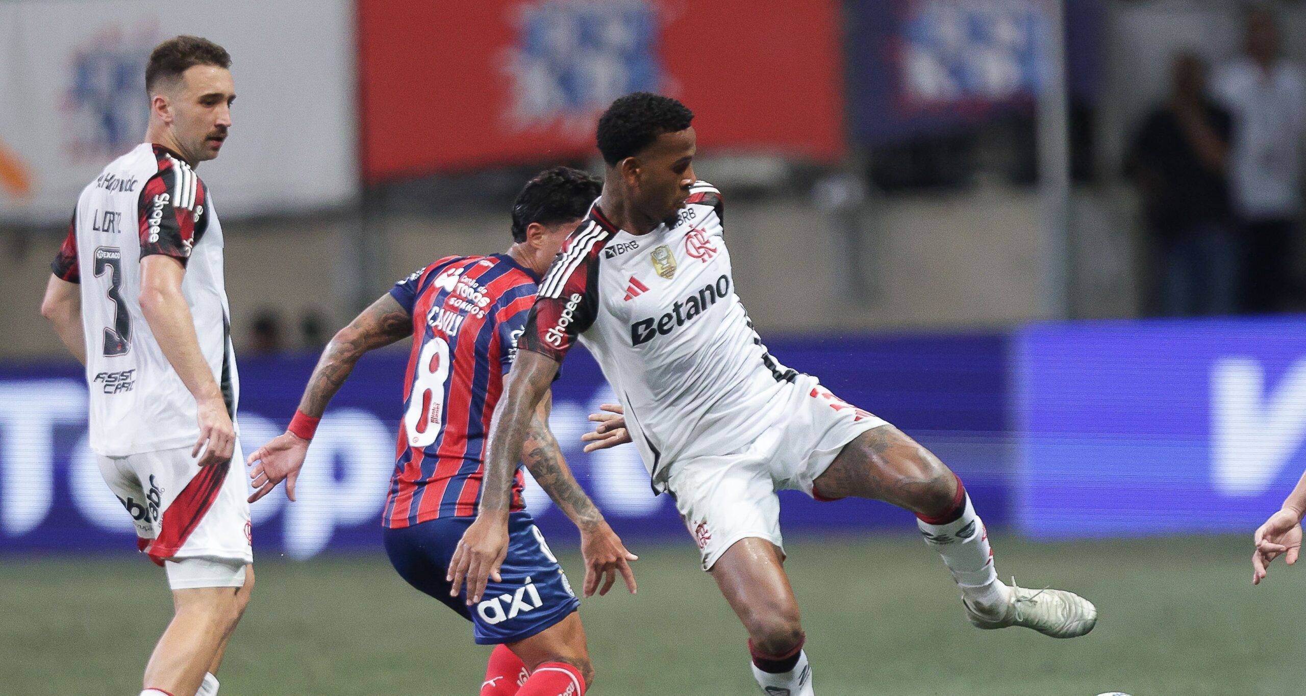 Cleiton assina pré-contrato e deixa Flamengo rumo ao Wolfsburg em 2026 - Imagem do artigo