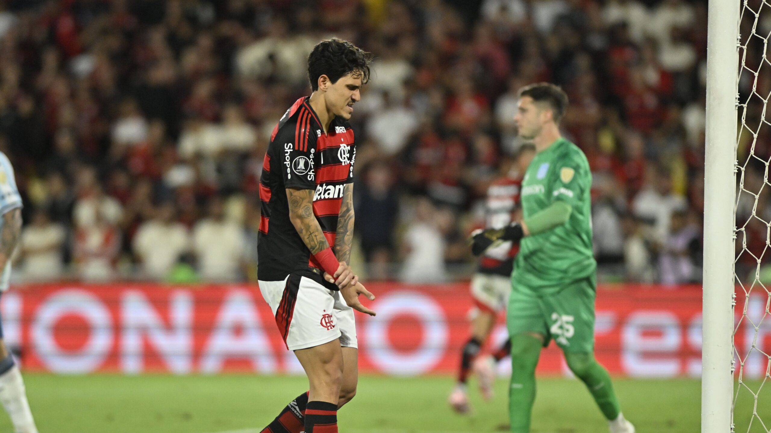 Lesão de Pedro e veto de Bruno Henrique reduzem opções do Flamengo para a posição 9 - Imagem do artigo