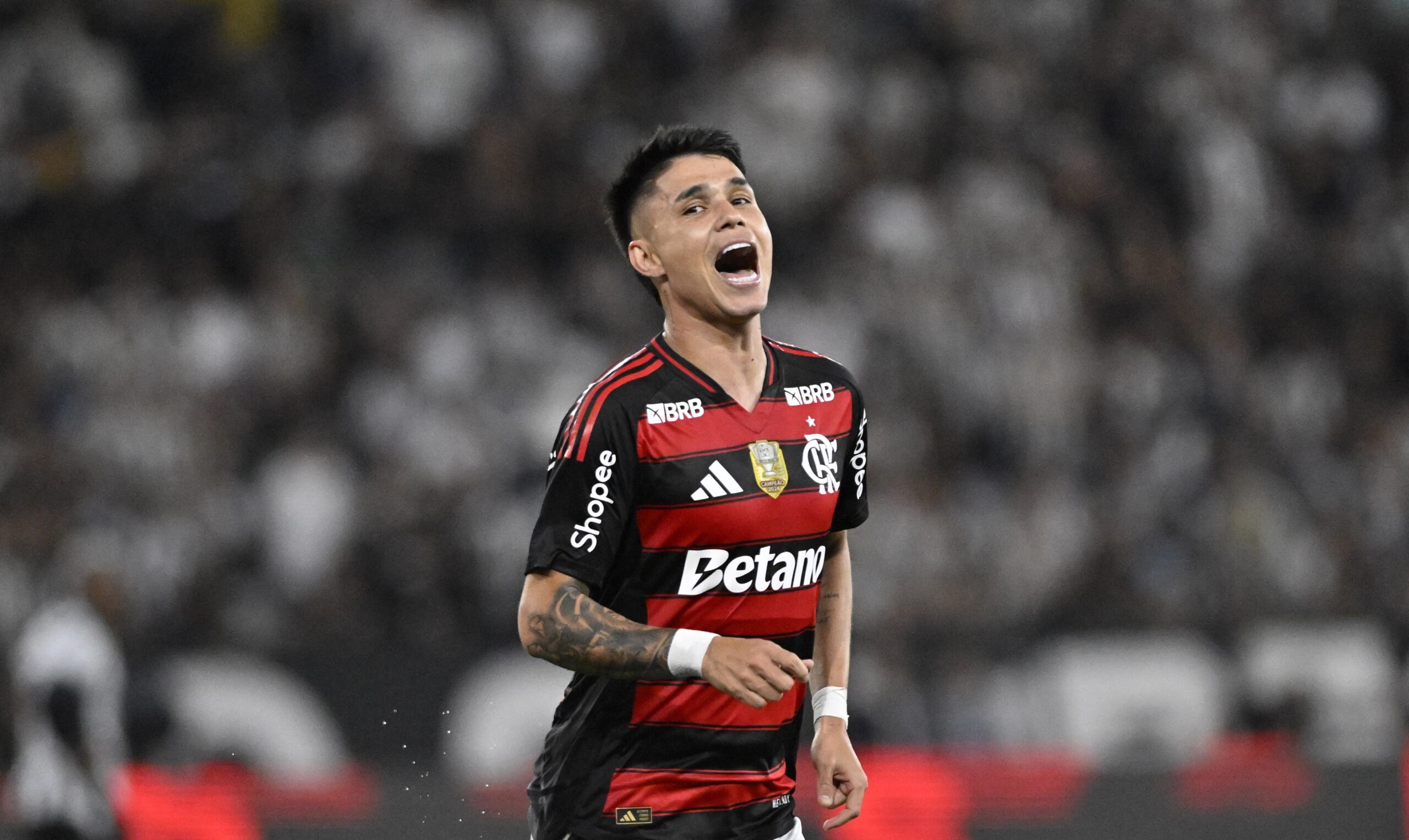 Flamengo soma apenas sete gols de falta em cinco anos; Filipe Luís aponta falta de tempo para treinar - Imagem do artigo
