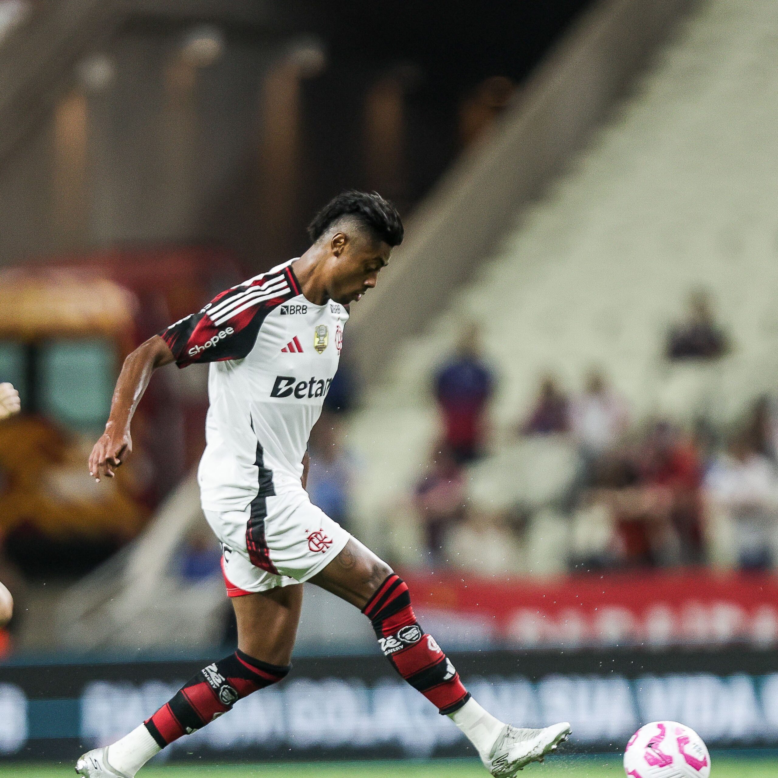 Sem Pedro, Flamengo mantém Bruno Henrique como opção de 9 e chega à Argentina sob incertezas - Imagem do artigo