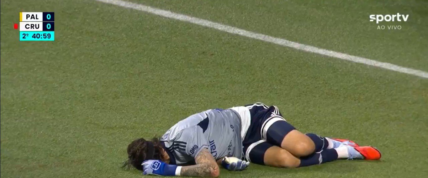 Polêmicas de arbitragem, garrafada em goleiro e “profecia” cruz-maltina agitam 30ª rodada do Brasileirão - Imagem do artigo