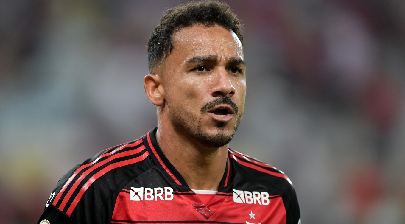Danilo decide permanecer no Flamengo e foca em conquistas futuras, recusando propostas europeias