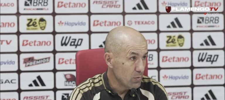 Jardim critica expulsão de Pulgar e aponta descontrole na derrota do Flamengo para o Bragantino