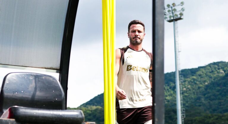 Flamengo mantém cautela e evita prazo para volta de Saúl após cirurgia no tornozelo