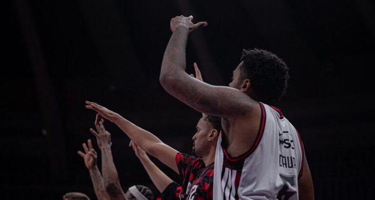 Flamengo encara Cruzeiro no Maracanãzinho em busca de reação no NBB