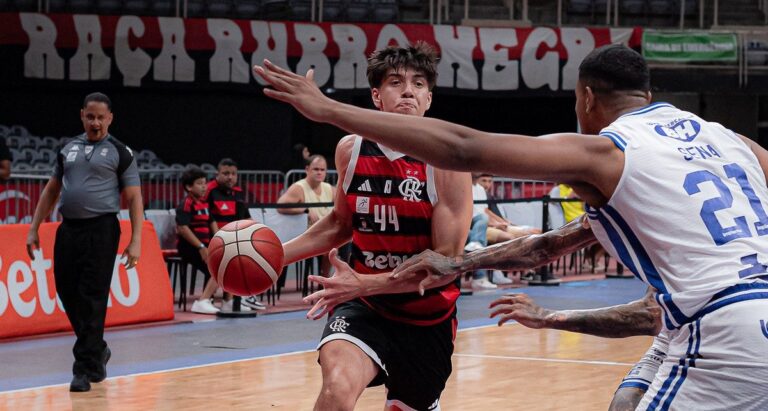 Flamengo supera Cruzeiro, encerra série de derrotas e segue na luta pelo mando no NBB