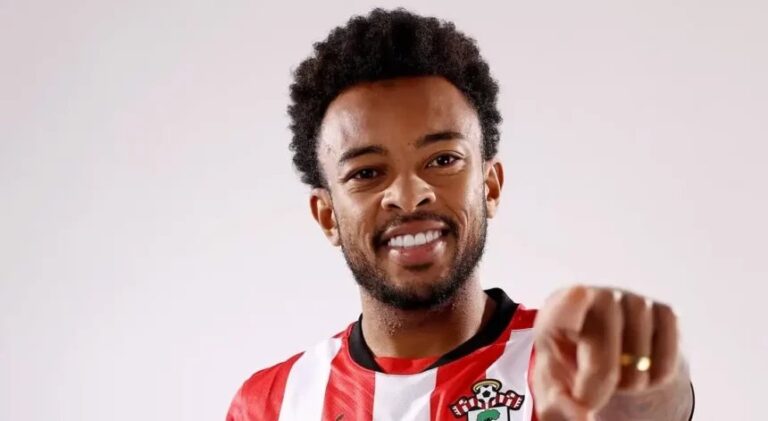 Flamengo e Palmeiras travam disputa por Welington, lateral do Southampton