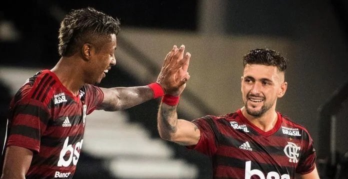 Arrascaeta e Bruno Henrique mantêm protagonismo e somam estatísticas decisivas no Flamengo