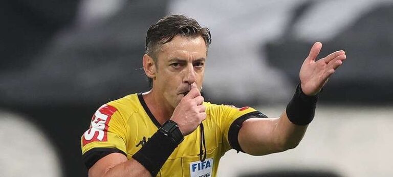CBF define Raphael Claus como árbitro do clássico entre Flamengo e Fluminense