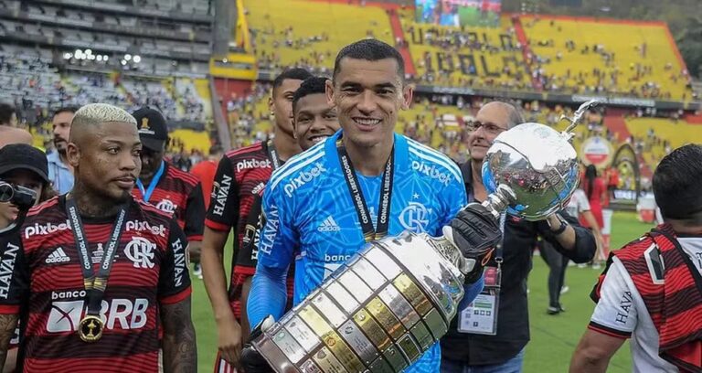 Ex-diretor revela conversa com Santos sobre dificuldades de atuar no Flamengo