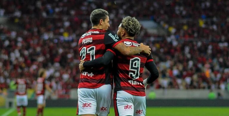 Pedro ultrapassa Gabigol e assume artilharia do Flamengo no século XXI