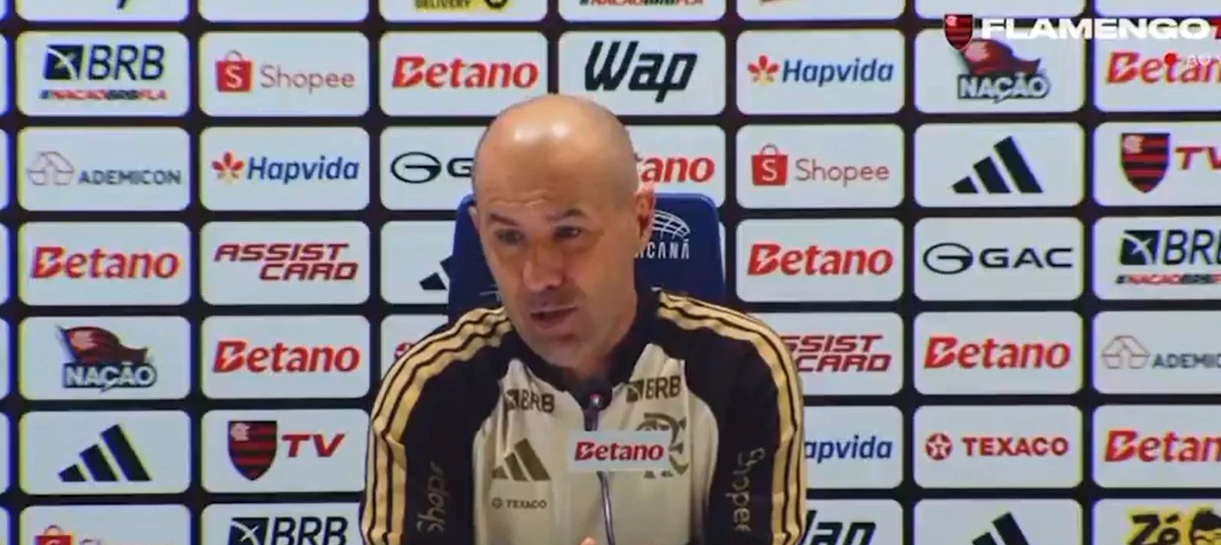 Leonardo Jardim admite fase ruim de Carrascal, mas mantém respaldo ao meia do Flamengo