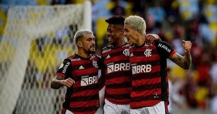 Flamengo goleia Medellín no Maracanã e técnico exalta liderança dos mais experientes