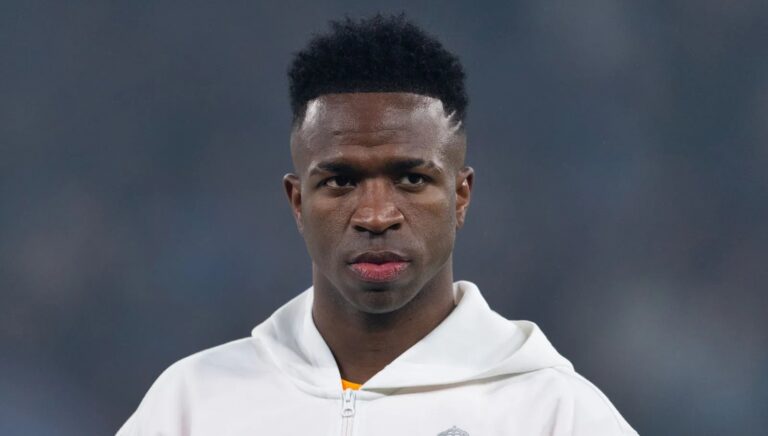 Indefinição sobre Vini Jr no Real Madrid faz Flamengo acompanhar possível repasse milionário