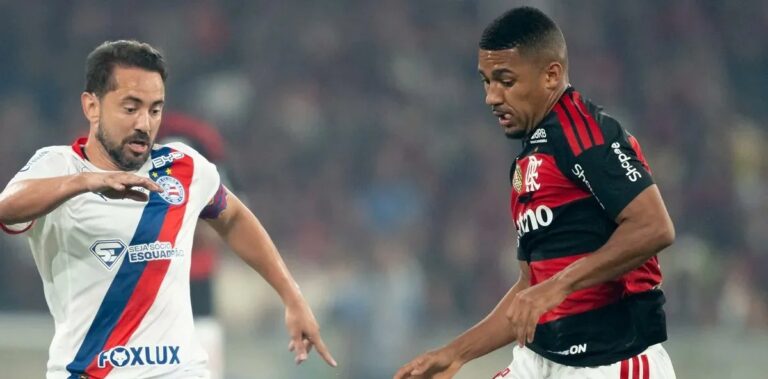 Decisão da arbitragem em lance com Samuel Lino causa revolta da torcida do Flamengo