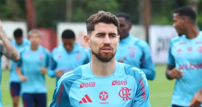 Jorginho treina e pode reforçar o Flamengo diante do Vitória