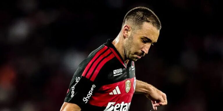 Léo Ortiz aponta incômodo com desempenho do Flamengo na vitória sobre o Vitória