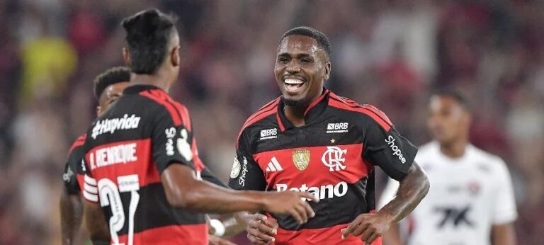 Evertton Araújo marca golaço na vitória do Flamengo e se emociona com apoio da torcida