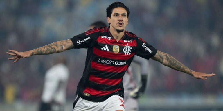 Pedro marca dois e reforça sonho de ir à Copa após goleada do Flamengo sobre o Atlético-MG