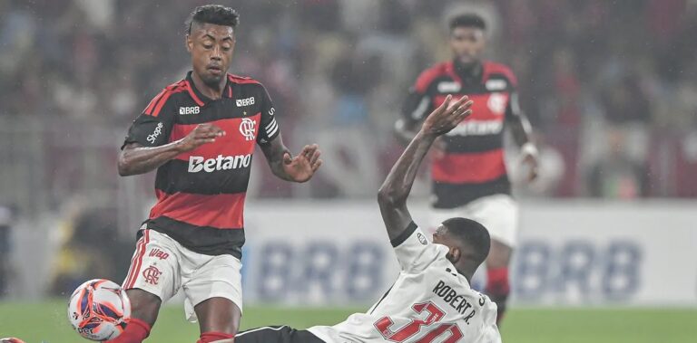 Tarot indica vantagem do Flamengo no clássico com o Vasco, aponta vidente