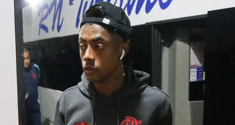 Bruno Henrique é liberado pelo departamento médico e reforça Flamengo no clássico contra o Vasco