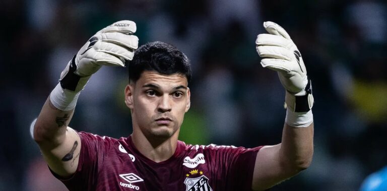 Gabriel Brazão critica arbitragem de Raphael Claus e aponta favorecimento ao Palmeiras