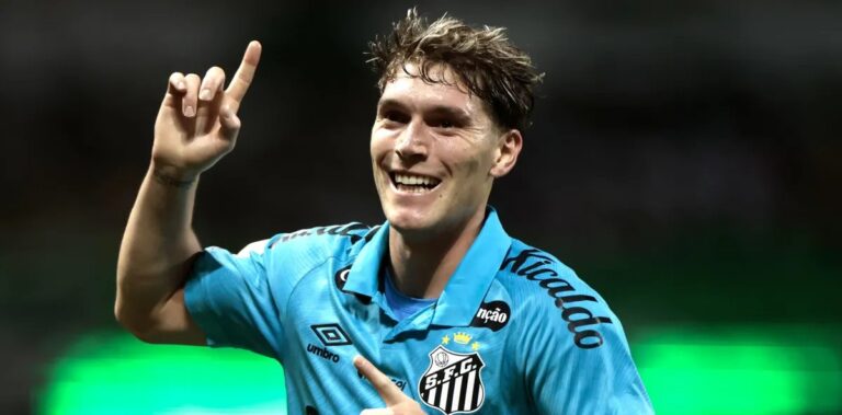 PC Oliveira afirma que gol de Rollheiser diante do Palmeiras foi validado corretamente