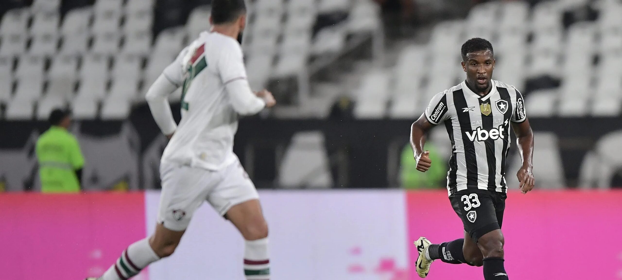 Botafogo aguarda retorno de Elias Manoel e avalia futuro do atacante - Imagem do artigo original