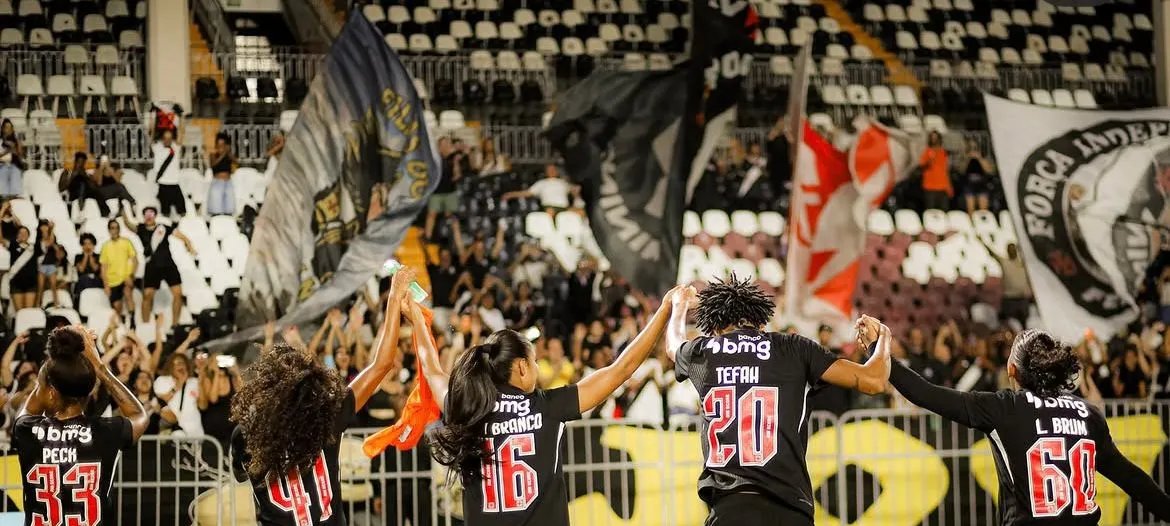 Vasco aplica 8 a 0 no Itacoatiara e segue com 100% no Brasileiro A2 - Imagem do artigo original