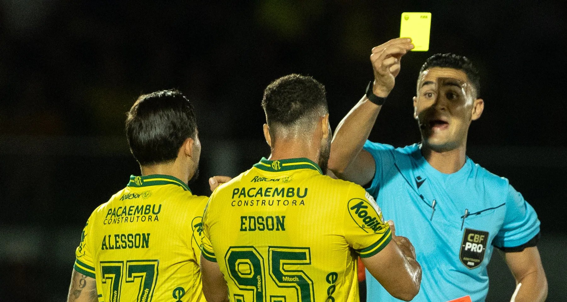 Corinthians perde para o Mirassol e volta à zona de rebaixamento após noite de decisões polêmicas - Imagem do artigo original