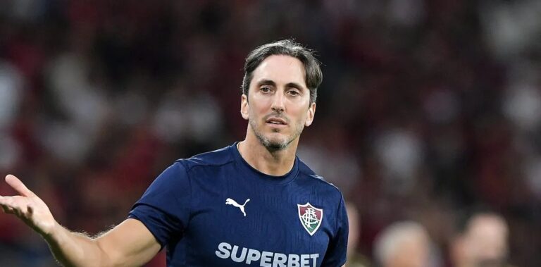 Zubeldía garante à diretoria do Fluminense que equipe vai reagir após derrota no Beira-Rio