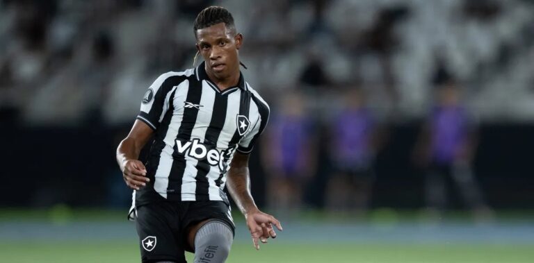 Botafogo projeta levantar até 70 mi de euros com trio de saídas na próxima janela
