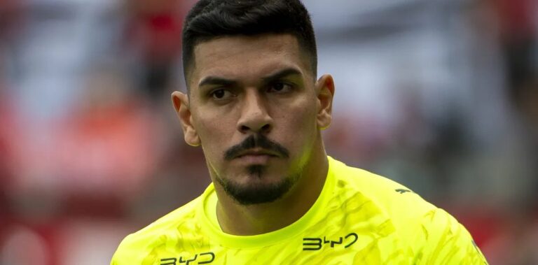 Santos mantém João Paulo afastado e aposta em Diógenes como primeiro reserva de Brazão